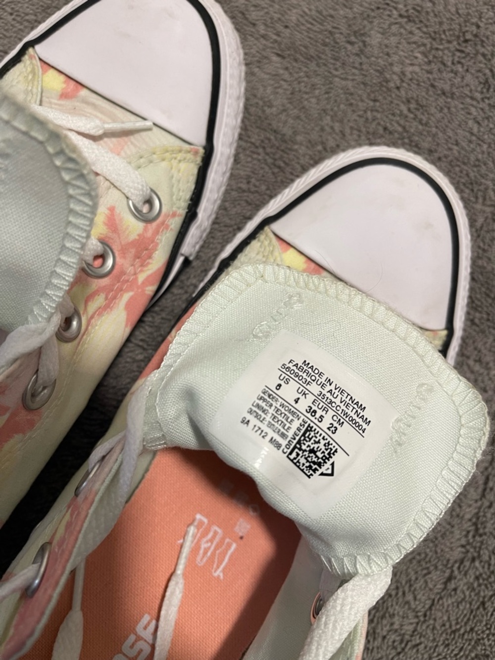 Converse - Picture 3 of 6